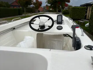 Styrepultsjolle med 40hk 4takt motor og trailer