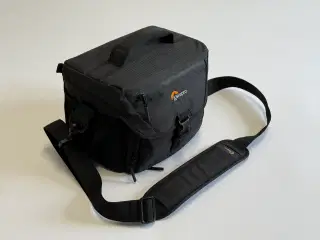 Lowepro Nova 180 AW II kamerataske i sort 