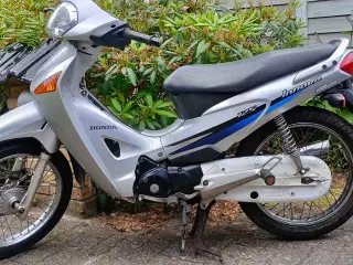 Motorcykel Honda innova 125