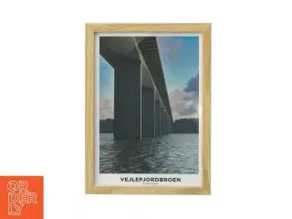 Billedramme med motiv af Vejlefjordbroen (str. 24x18 cm)