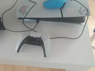 ps5 med to controllere sælges
