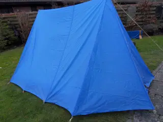 Telt til 4 personer. + telt-igloo til 3 personer