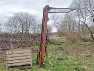 - - - Trucktårn til traktor 4 meter