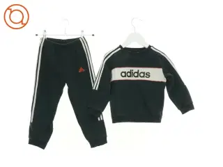 Sæt træningstøj fra Adidas (str. 104 cm)