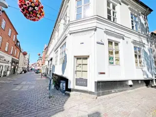 Nyetableret café i Latinerkvarteret - i alt ca. 95 kvm