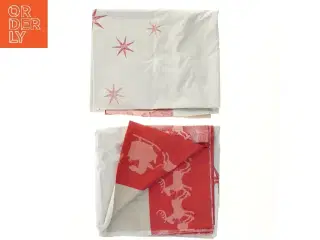 Juledug med print (str. 2 stk 236x142 cm)