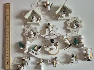 Sæt med 17 Stk. Håndmalede Juletræsfigurer i Træ (