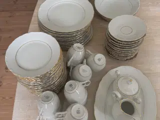 Spisestel hvid med guldkant til 12 pers. 