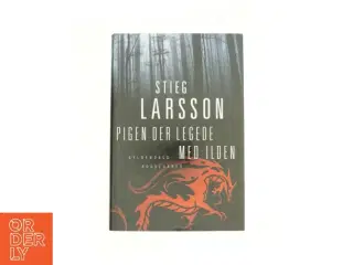 Pigen der legede med ilden af Stieg Larsson (Bog)