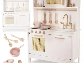 Legekøkken i træ med retro look og boho tilbehør – MDF, lys og lyd