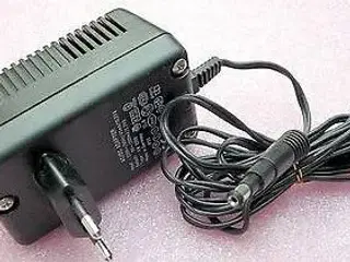 Strømforsyning AC/DC Adapter 12VDC 580mA FRIWO