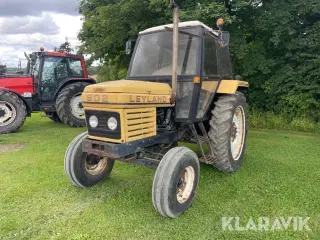 Veteran traktor Leyland 802