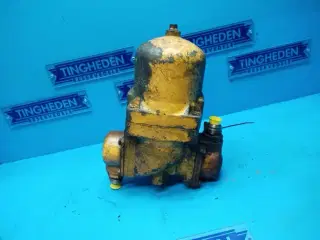 Ford 550 Filterhus D4NNB951A