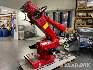Robot ABB IRC5 M2004