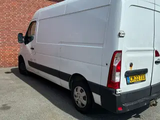 Nissan NV 400