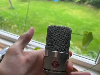 Studie Mikrofon, Neumann Tlm102