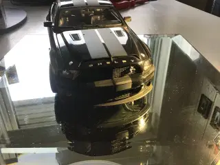 Modelbil 1:18. SHELBY COLLECTION GT 500