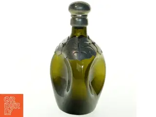 Dekorativ klukflaske / glaskaraffel med tinudsmykning (23x11 cm)