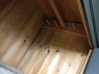 Flot karlekammer skab 
