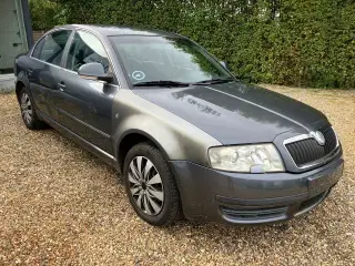 Skoda Superb 2,0 TDi Comfort