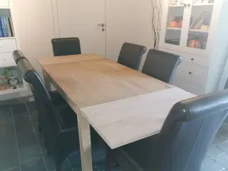 Spisebord med 6 stole