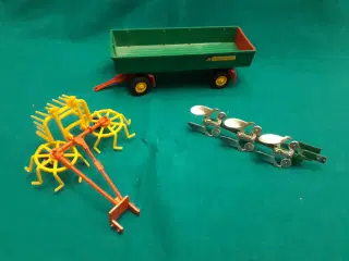 3 Britains Traktor Redskaber