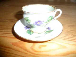 mokka kop med violer