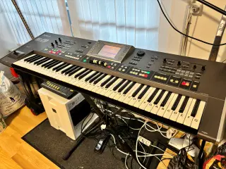 Keyboard Roland G70