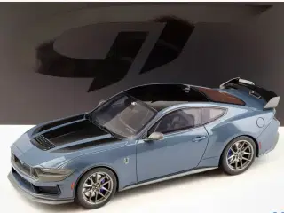 1:18 Ford Mustang Coupe Dark Horses 2024