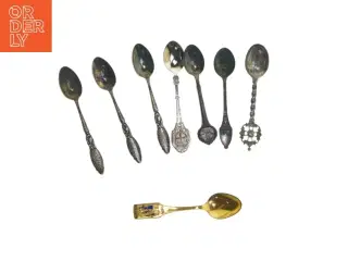 Vintage sølvskeer med emblemer - sæt af 8 (str. 12 cm)