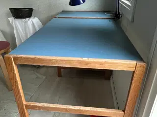 FDB bord fra 70’erne. Kan indstilles i 3 højder og