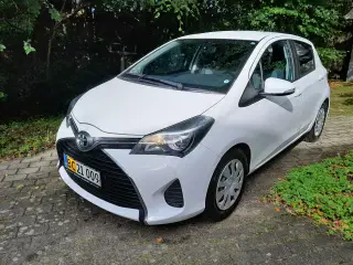 Yaris 1.4D 2015, nysynet, med træk, momsfri