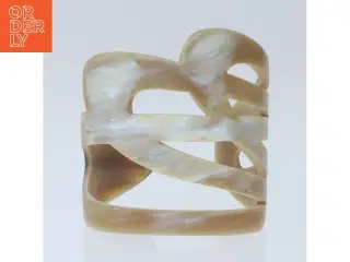 Armbånd i horn (str. Ø 6,5 cm)