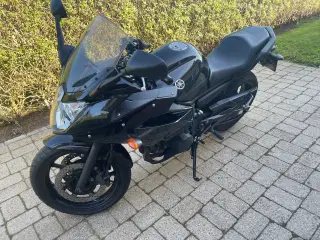 Yamaha XJ6 