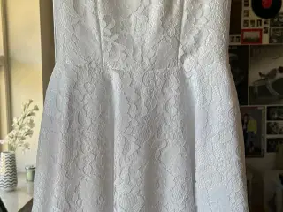 Utrolig smuk konfirmationskjole