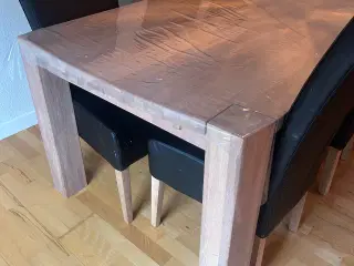 Spisebord massiv egetræ
