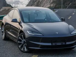 Tesla model 3 highland 