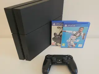 PlayStation 4 500GB + Fifa 19 og Outlast Trinity