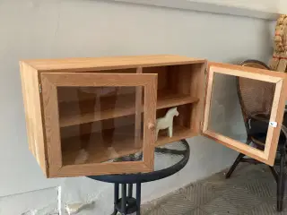 Vitrine skab væghængt