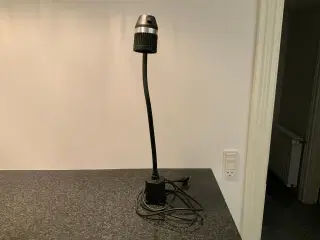 Maskinlampe i sort metal