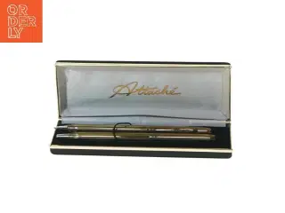 Sæt med guldpenne fra Attache (str. 14,5x5,5 cm)