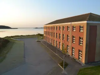 Fast plass i åbent miljø Kr  995.- pr med