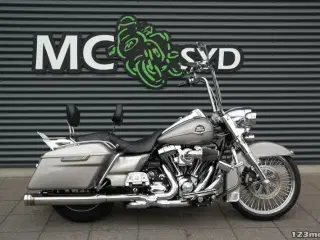 Harley-Davidson FLHRC Road King Classic MC-SYD       BYTTER GERNE