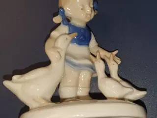Porcelænsfigur - Pige med tre gæs