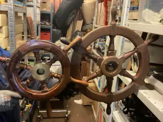 Ror til båden, kun den lille tilbage.