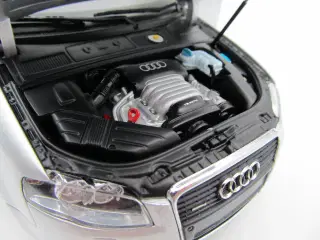 2005 Audi A4 3,2 FSI Quattro Minichamps - 1:18