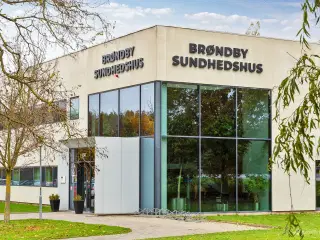 Moderne kliniklokaler/behandlerrum i moderne Sundhedshus Brøndby