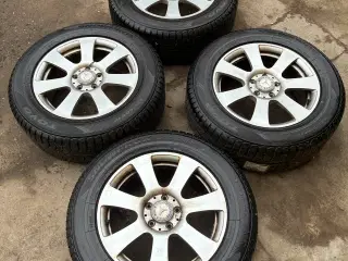 Originale Mercedes alufælge med gode vinterdæk