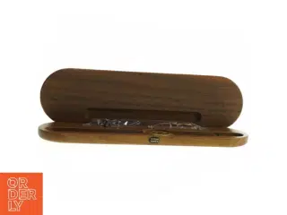 Ur og fyldpen i træ etui fra Quartz (str. Ø. 3,4 cm)