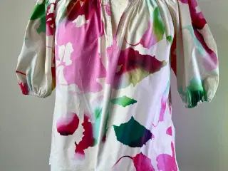 Diane von Furstenberg, mønstret bluse, str 38